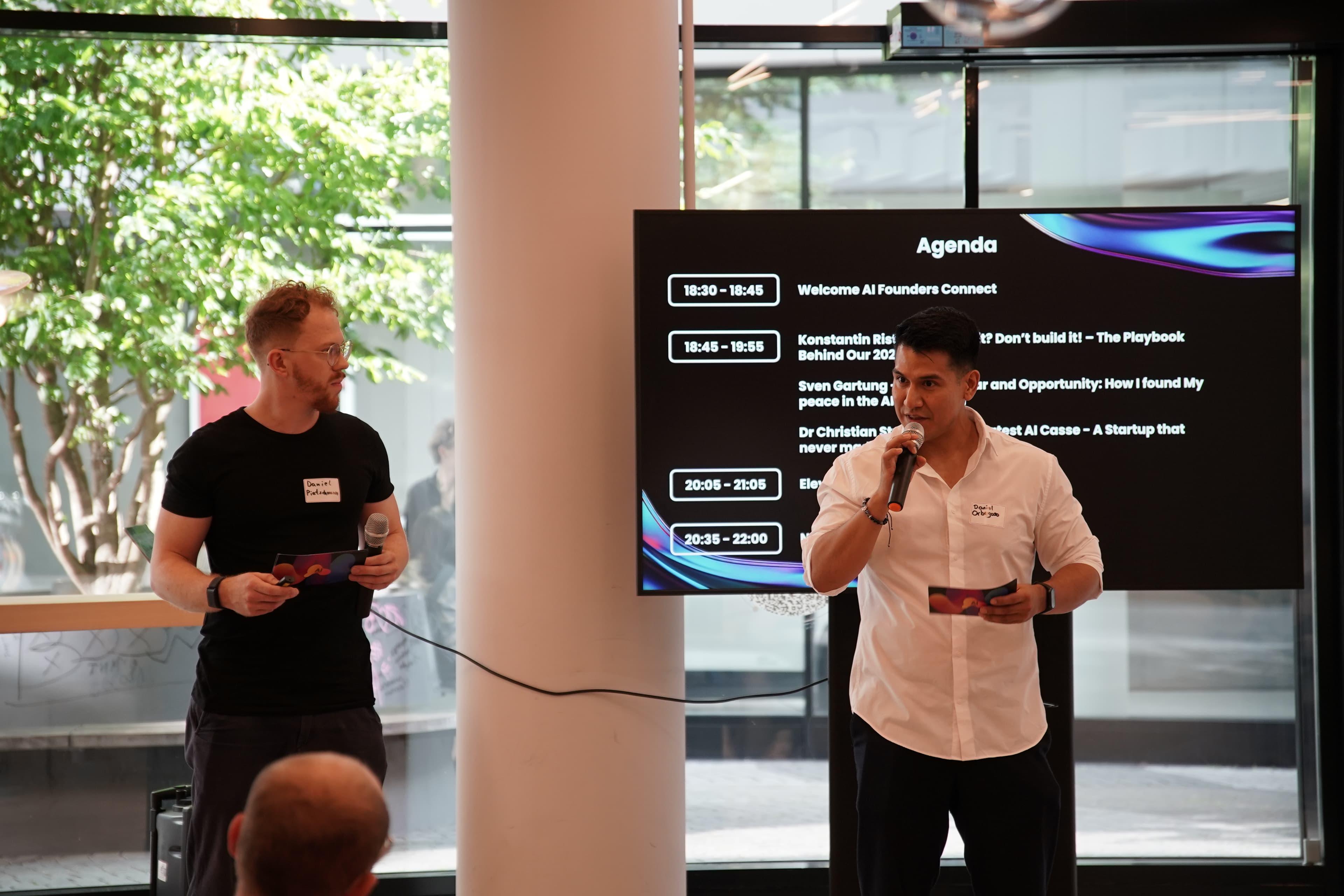 Event with agenda screen